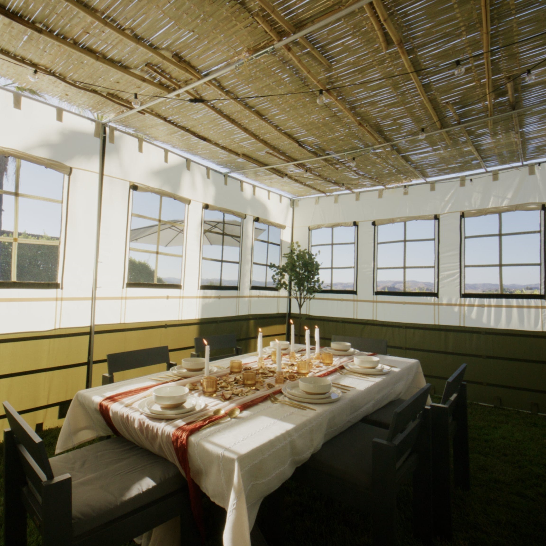 decorated sukkah kit with table set