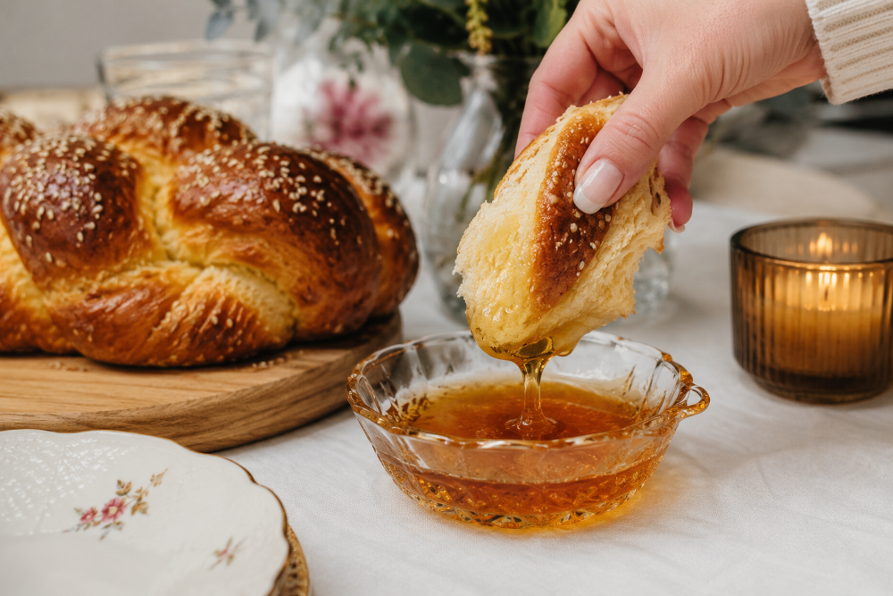 Should You Dip Challah in Honey on the First Night of Sukkot? It's Not as Simple as It Sounds